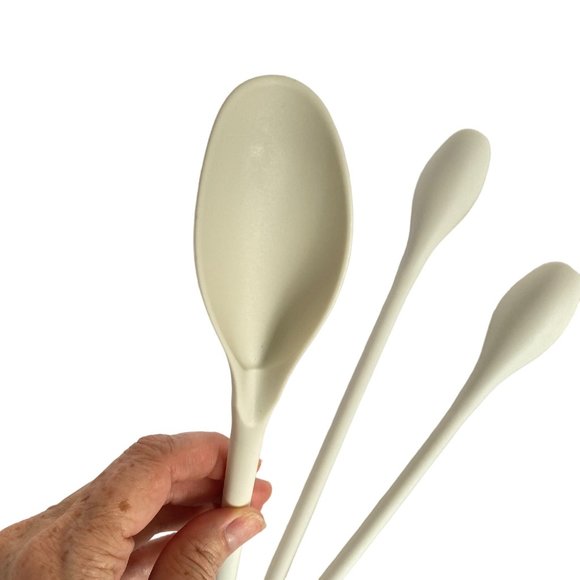 Kitchen Scoop White Hard Plastic Graduated Length Spoon Set of 3 - Picture 7 of 9